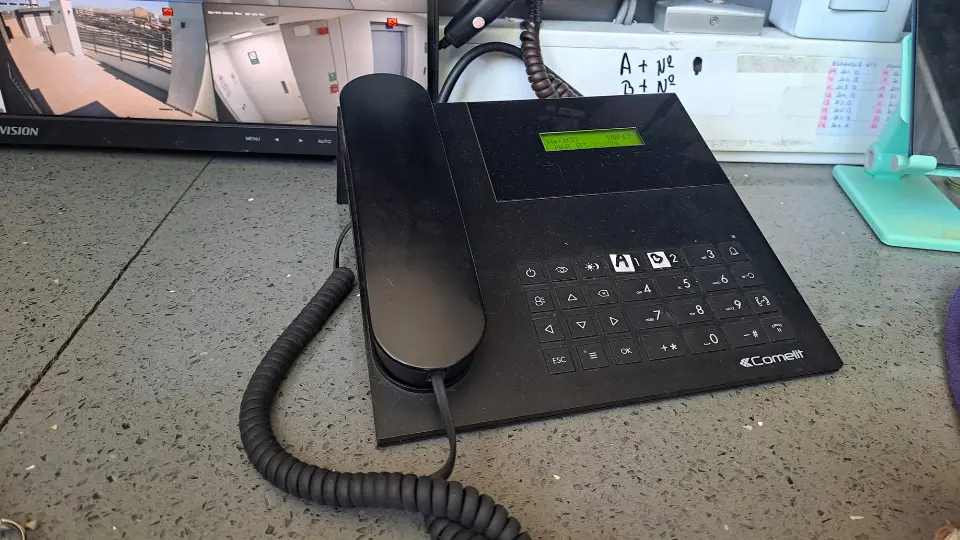 Sistema de intercomunicación inteligente para edificios residenciales y comerciales