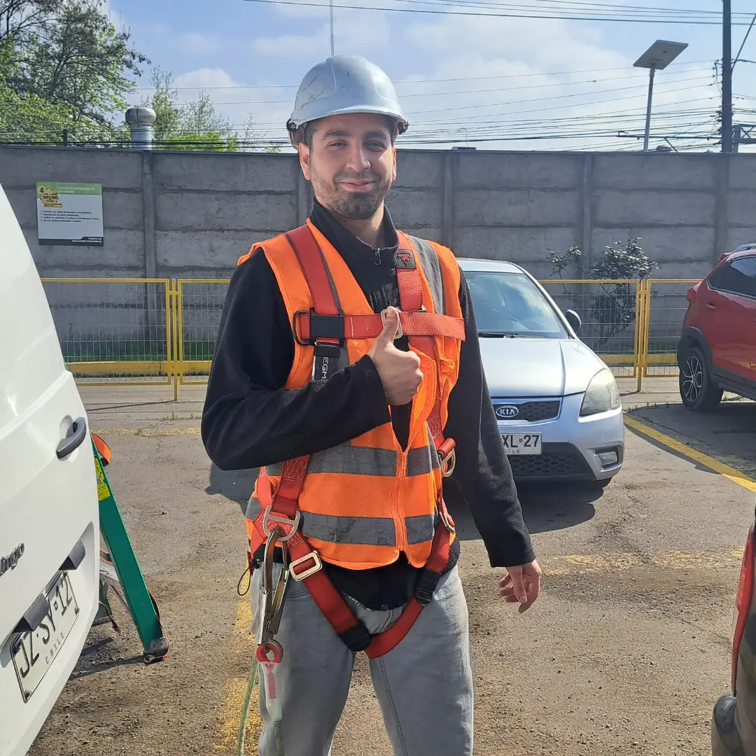 Equipo de trabajo satisfecho y comprometido con sus proyectos